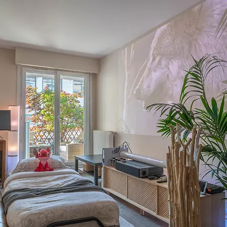 Apartment Lavie Maison: Lavie Maison: Balcony Montparnasse